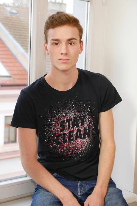 性感小鮮肉 Sammy Trakuza 展現完美身材