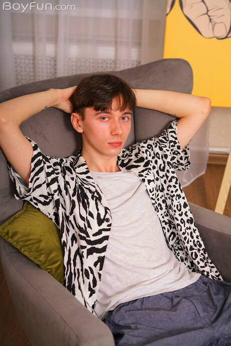 美少年Jackie Sweet秀出美好身材