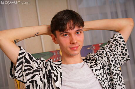 美少年Jackie Sweet秀出美好身材