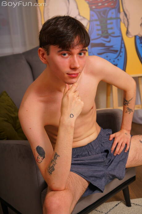 Boyfun: 美少年Jackie Sweet秀出美好身材