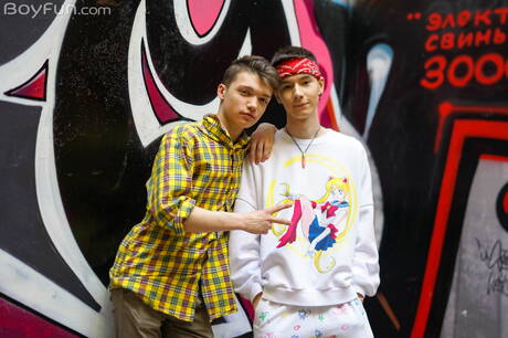 Il bel ragazzo Karol Gajda e il giovane Mike Steed in una scena omosessuale bollente