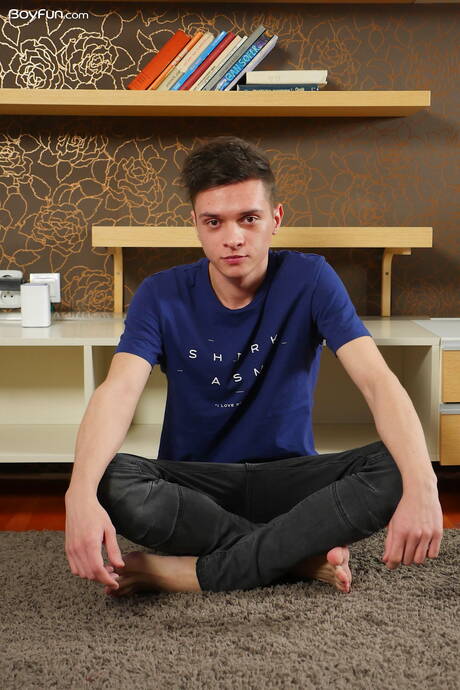 Der heiße Twink Will Kade zeigt einen perfekten Körper