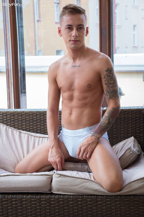 帥哥David Sky秀出完美身材