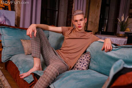 性感小鮮肉德國弗里德曼裸體擺造型