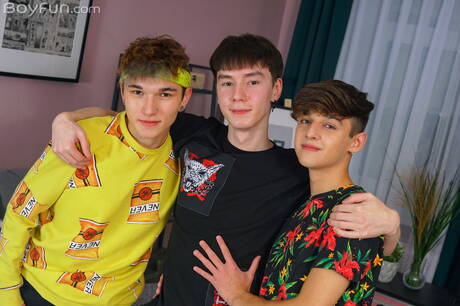 性感男神Adam Keller、Karol Gajda和Tony Keit激情3p