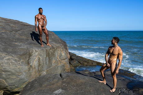 セクシーな男ジョナタスと美しい男マーキン・ウルフが屋外で愛し合う