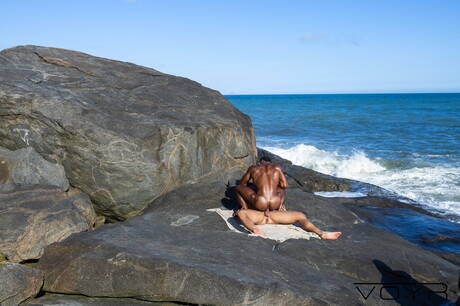 セクシーな男ジョナタスと美しい男マーキン・ウルフが屋外で愛し合う