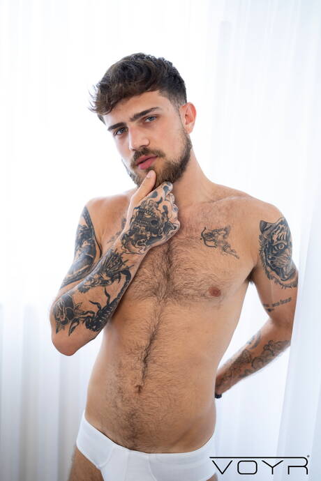 帥哥 Felippe Masson 和帥哥 Caio Rodrigues 進行跨種族愛情