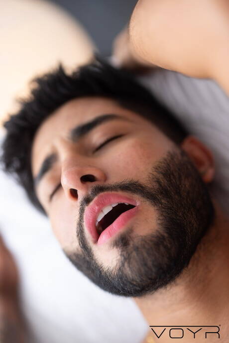 Gorący kumple Gael, Andres Moreno i Caio Rodrigues uprawiają seks analny w trójkącie