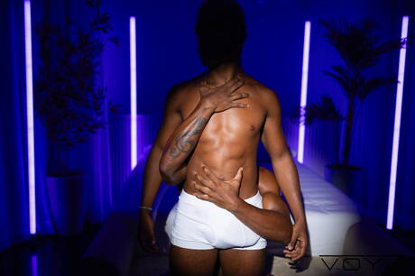 帥哥 Luccas Toblerone 和性感好友 Caio Rodrigues 展現了健壯的身材