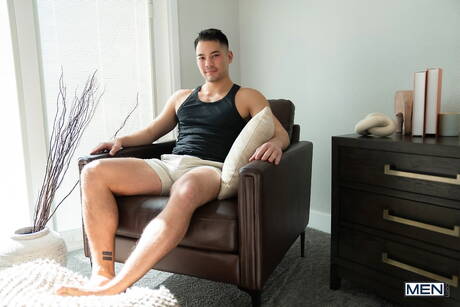 American stars beefcake Colton Reece and hunky guy Michael Vente drilling an ass