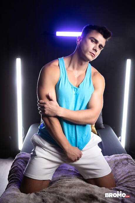 Sinnlicher Typ Mrdeepvoice und sexy Kumpel Leo Louis bei heißem Arschfick