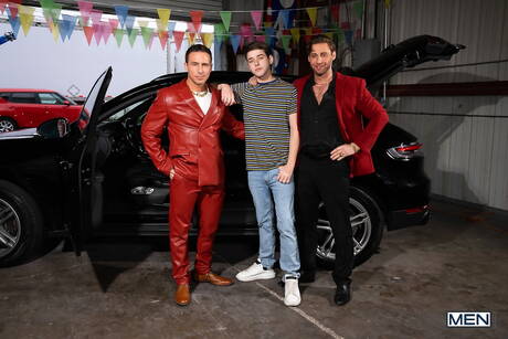 性感好朋友 Joey Mills、Reese Rideout 和 Dom King 享受三人行樂趣