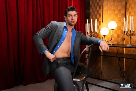 Los chicos desvergonzados Ashton Summers, Reese Rideout y Shamu Azizam tienen sexo anal en un trío