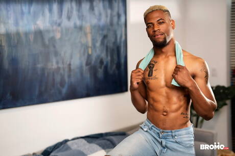 American beautiful boy Drake Von and beefcake Leon Daniels in hot interracial ass fuck action