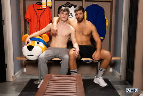 Les mecs américains sexy Jake Preston et le beau mec Shamu Azizam posent nus