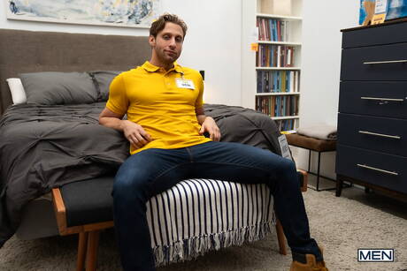 Men.com: Hot american guys strong bull Dom King and hunk Sumner Blayne shows a muscle body