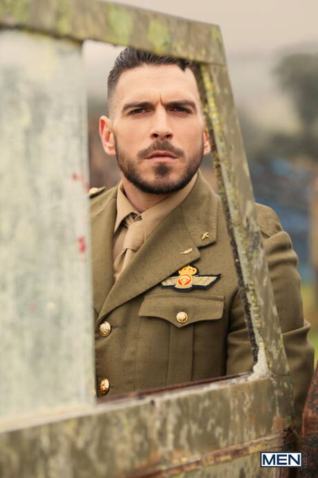 Der englische Muskelprotz Paddy Obrian und der gut gebaute Spanier Allen King lieben sich im Freien