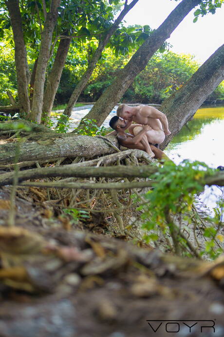 帥哥蓋爾和帥哥馬特·埃利斯在海灘後享受了一場精彩的肛交