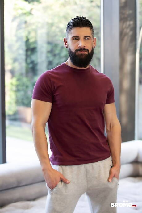 Der amerikanische Muskelprotz Justin Jett und der italienische Hot Bear Marco Napoli zeigen einen perfekten Körper