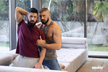 Der amerikanische Muskelprotz Justin Jett und der italienische Hot Bear Marco Napoli zeigen einen perfekten Körper