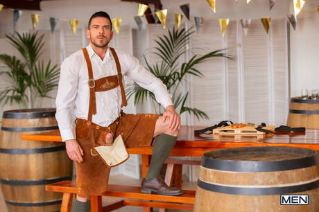 Der attraktive Engländer Paddy Obrian und der lateinamerikanische Superhengst Lance Luciano beim heißen Analsex