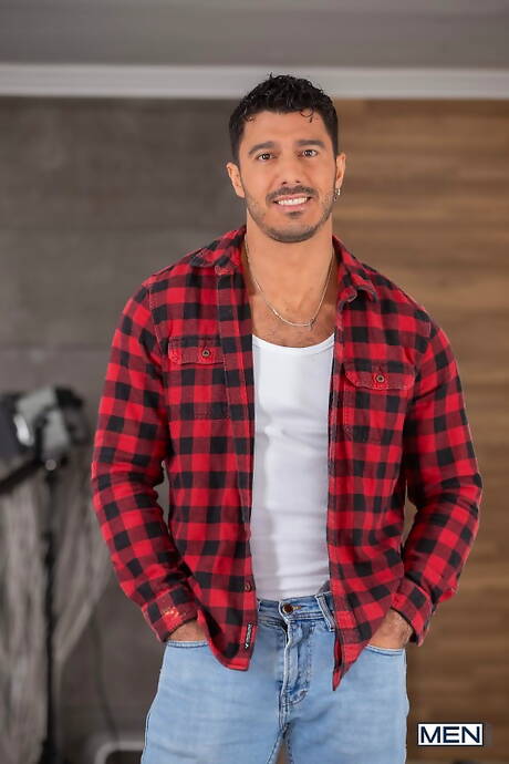 Der portugiesische erwachsene Bär Sir Peter und der amerikanische Bär Lobo Carreira zeigen einen kräftigen Körper