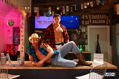 Men: Famous americans, muscular Cade Maddox and well-built Damian Night have anal sex