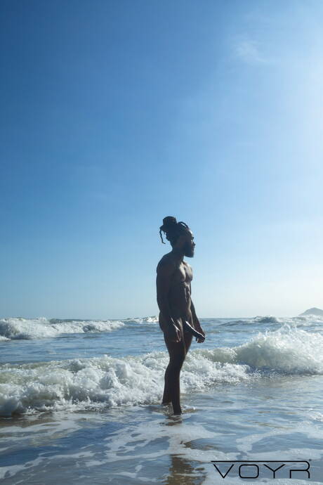 Andy, Jordan, Rocky Unleashed, Jonatas, Markin in einer heißen Saug- und Fickszene am Strand