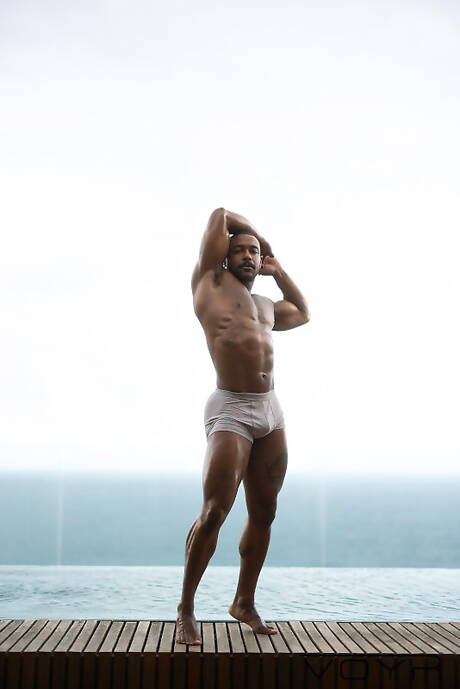 魅力的な少年マーキン・ウルフと美しい男ガブリエル・アントニオがお風呂でアナルセックスをする