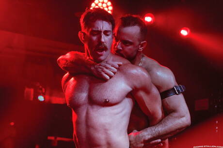 Portuguese mature bear Sir Peter and american mature bear John Thomas have a good anal sex