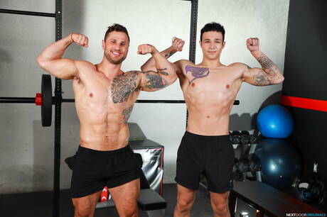 Twee Amerikaanse kerels, de jonge Jayden Marcos en de gespierde Blain Oconnor, maken de liefde