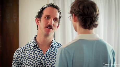 Two american guys superstud Greg Mckeon and young dude Garrett Kinsley in hot ass fuck action