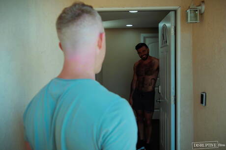 Caras americanos lindos, o lindo Ian Holms e o atraente garoto Nick Fitt se chupando e transando