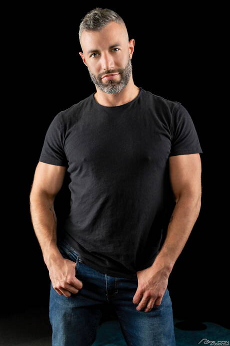 American pornstars hunky guy Colton Reece and hairy bear Cole Connor have a hot sex