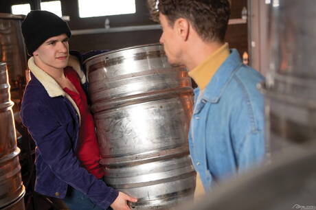 Falcon Studios: Canadian hunky guy Skyy Knox and american pretty boy Maverick Sun have a hot sex