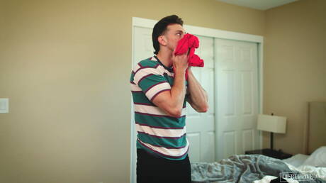 Hete Amerikaanse kerels, gespierde Michael Jackman en bodybuilder Kyle Fletcher in harde anale seks onder de douche