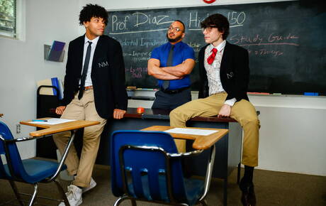 Seksowni chłopcy Dillon Diaz, Asher Day i Tony Genius w międzyrasowym seksie grupowym