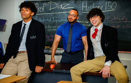 Seksowni chłopcy Dillon Diaz, Asher Day i Tony Genius w międzyrasowym seksie grupowym