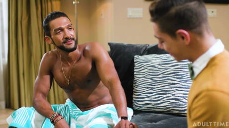 Adult Time: 2人のアメリカ人少年ベンヴィとスタッドルカフェニックスがハードな異人種間アナルセックスをする