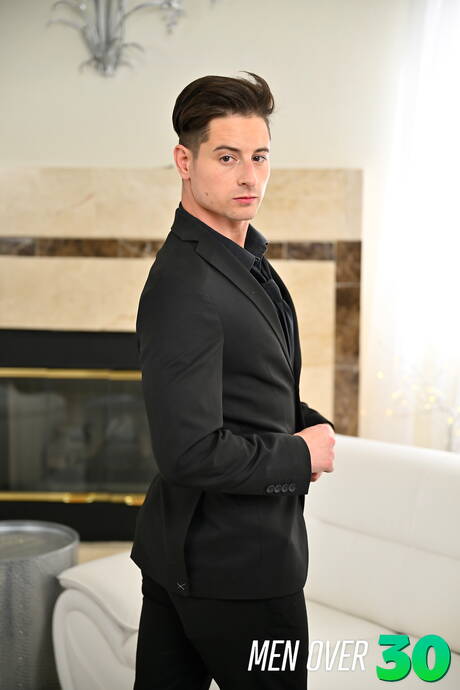 Znani Amerykanie, przystojniak Taylor Reign i przystojniak Roman Todd ruchają się w dupę po obciąganie