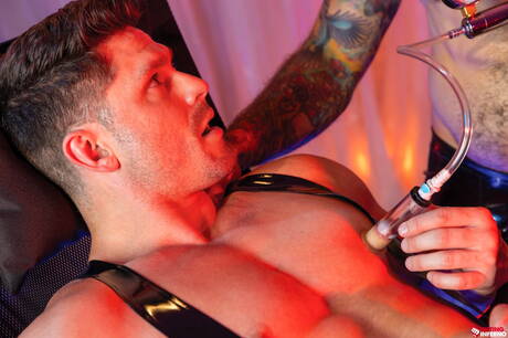 Pretty american guys tough guy Devin Franco and hairy bear Drew Valentino in bdsm sex scene