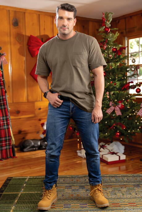 Falcon Studios: Hot american dudes beefcake Damian Night and muscular Presley Scott have a hot couple sex