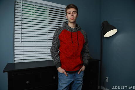 Les jeunes américains Drake Von et Adam Awbride se sucent et se baisent à l