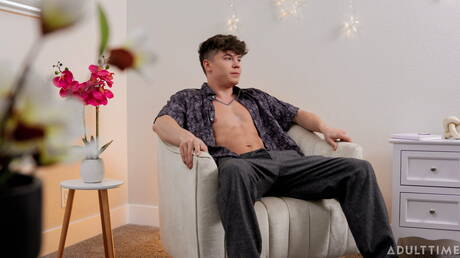 Nice american buddies twink Drake Von and young Cyrus Stark make a love