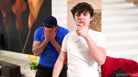 Os americanos gostosos, o super garanhão Asher Day e o durão Ian Holms fazem um sexo de casal quente