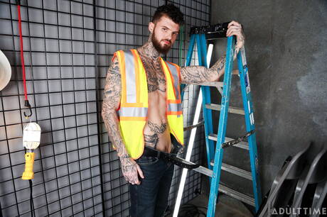 Schaamteloze mannen Hatler Gurius, Blain Oconnor en Jonathan Taylor in hete groepsseks