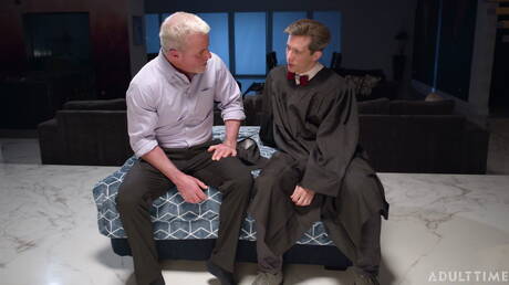 Hot american dudes hairy bear Dale Savage and muscular Isaac Parker in hot ass fuck action