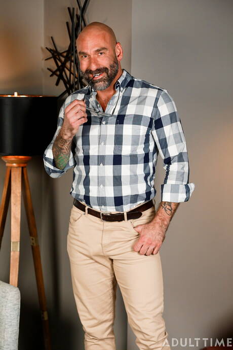 Adult Time: Famous americans, hot bear Drew Sebastian and pretty boy Carter Delrey in hot ass bang