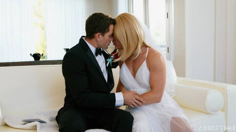 アメリカの可愛い男の子の力持ちクイン・クワイアと少年アッシャー・デイが熱いセックスをする